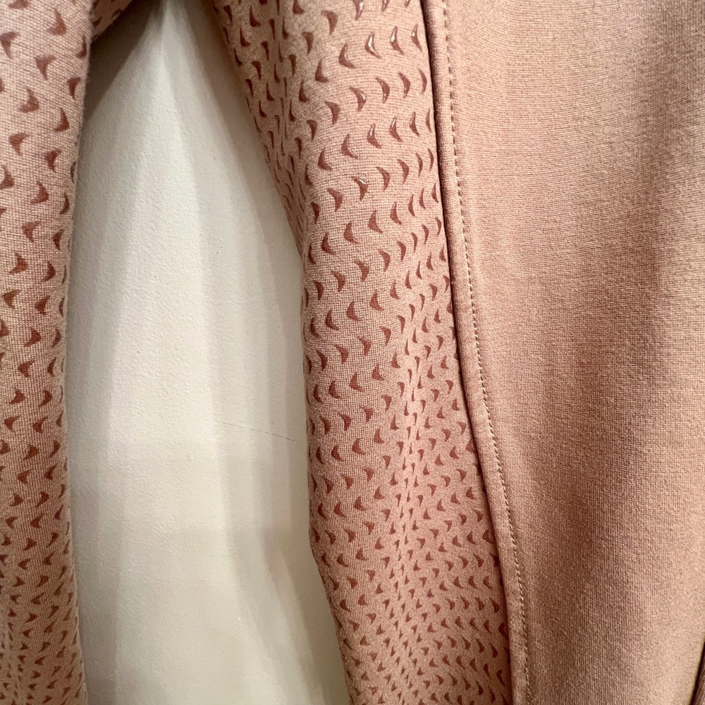 Classic tan Woman’s full seat riding breeches size 34. - Picture 6 of 9